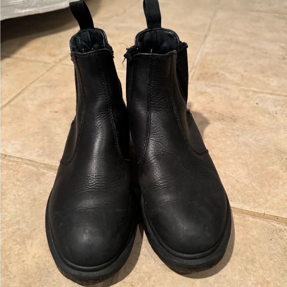 Dr Martens Chelsea leather boots